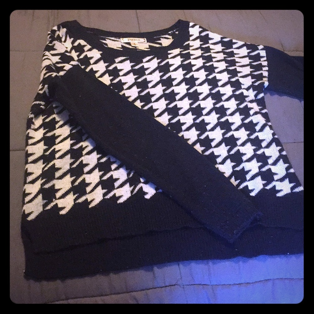XL Decree sweater.